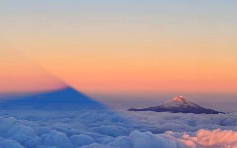 Ascenso al Volcán Lanin 3776 msnm. y travesía de Auquinco